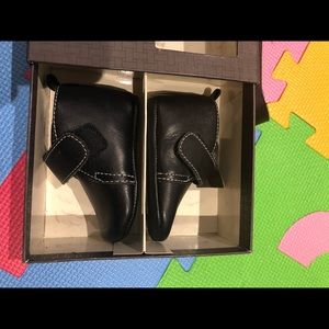 Cole Haan size 2 mini Paul strap crib shoes